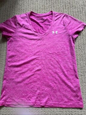 Under Armour Women's Heathered Hot Pink V‑Neck Performance Tee